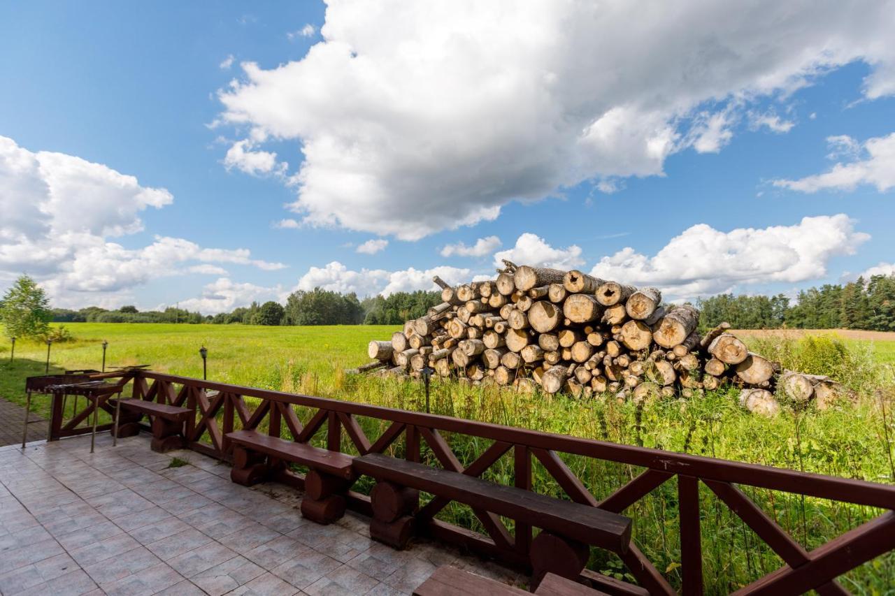 Hotel Viesu Nams “Dimantu Ferma” Ikšķile Exterior foto