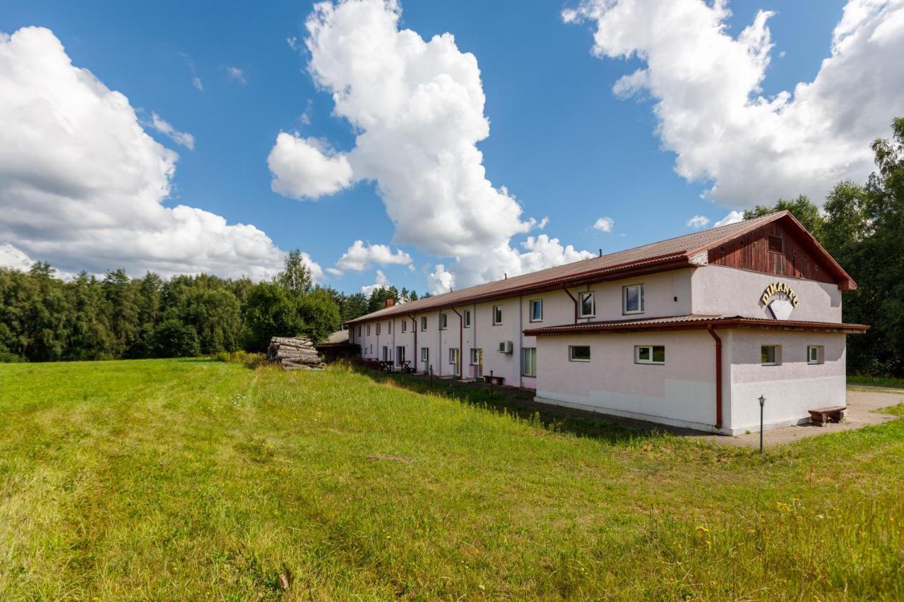 Hotel Viesu Nams “Dimantu Ferma” Ikšķile Exterior foto